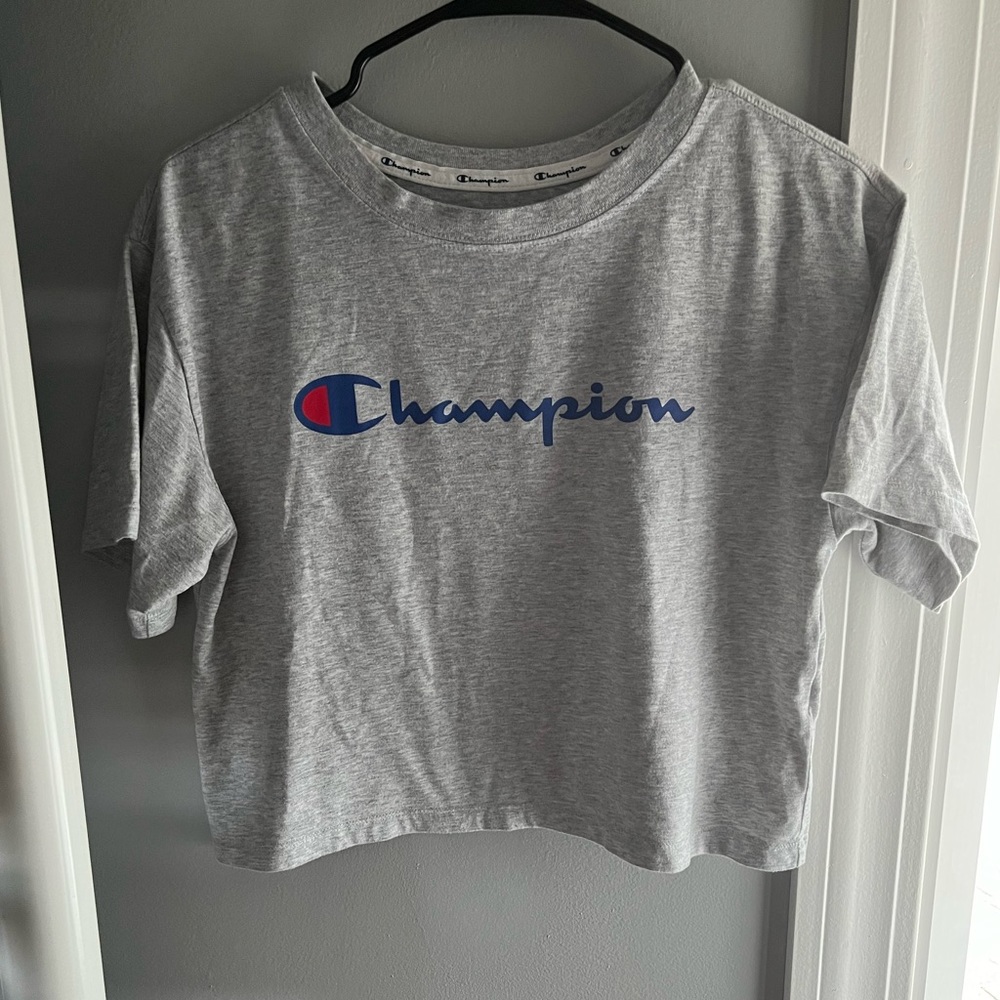 Champion Cropped Short Sleeve Shirt